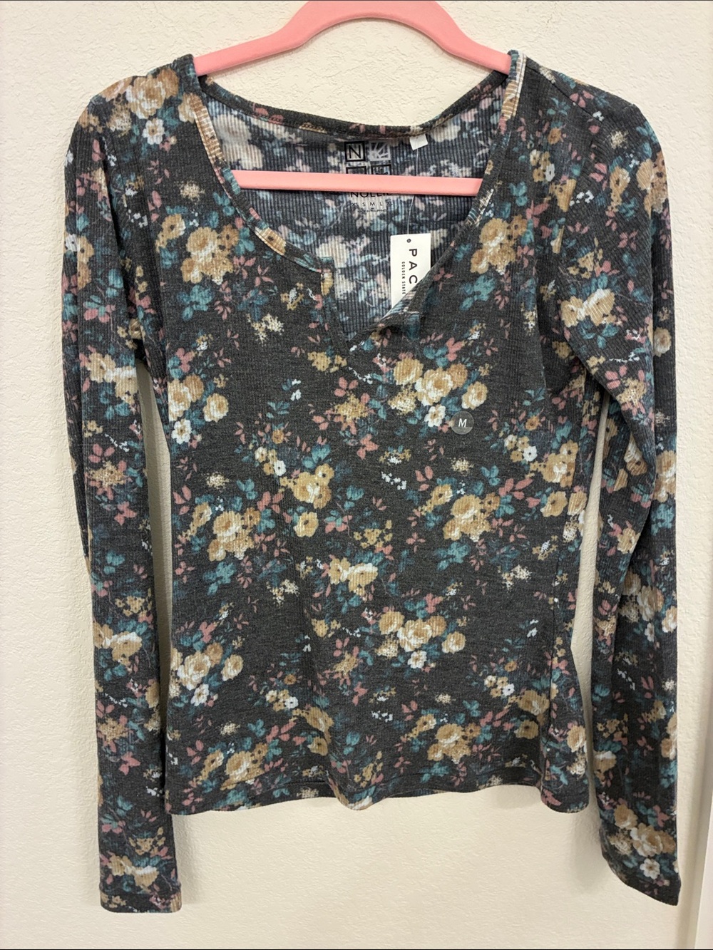 Nollie by PacSun Floral Ribbed Tee – Medium (NWT)